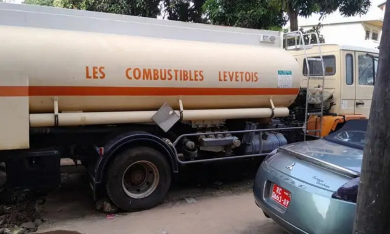 CITERNE VOLVO 14000 LITRES, Autres Véhicules, Conakry