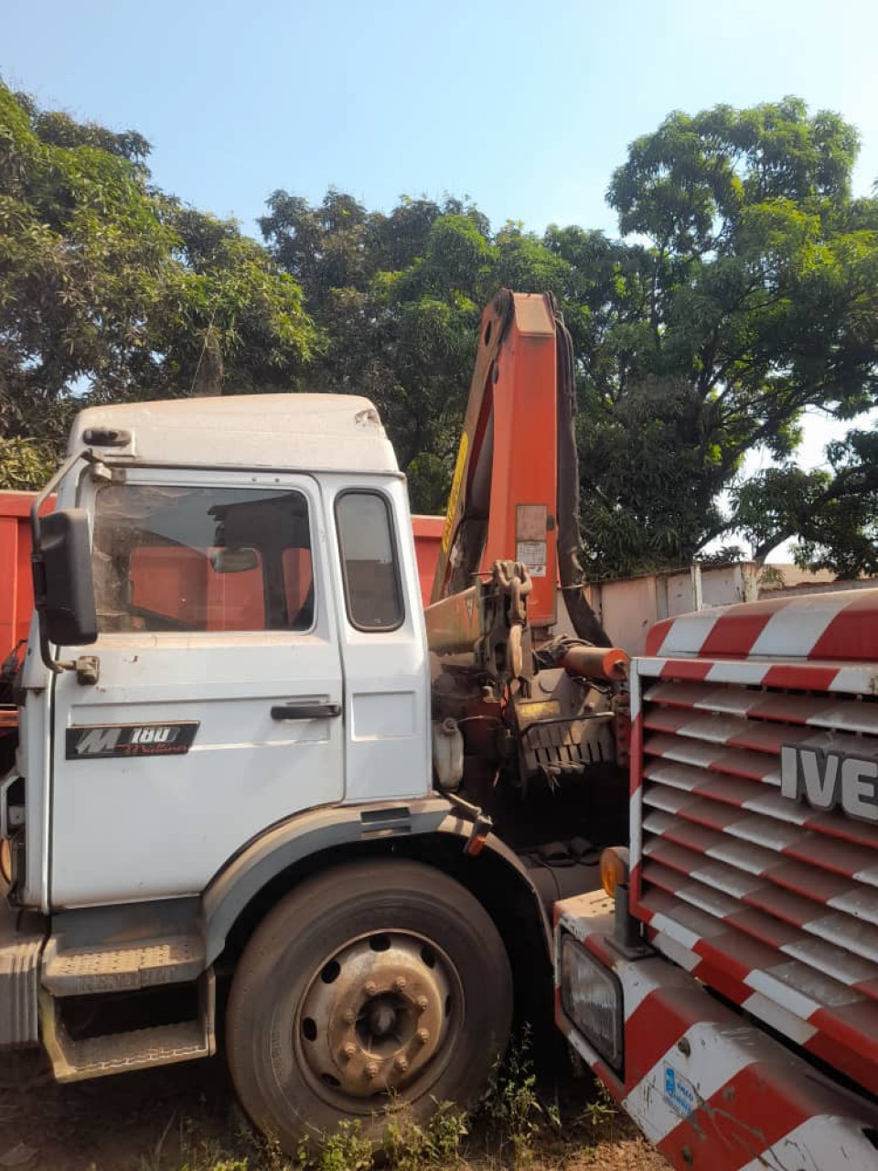 RENAULT GRUE RIDELLES SORTIE PORT, Camions - Autobus, Conakry