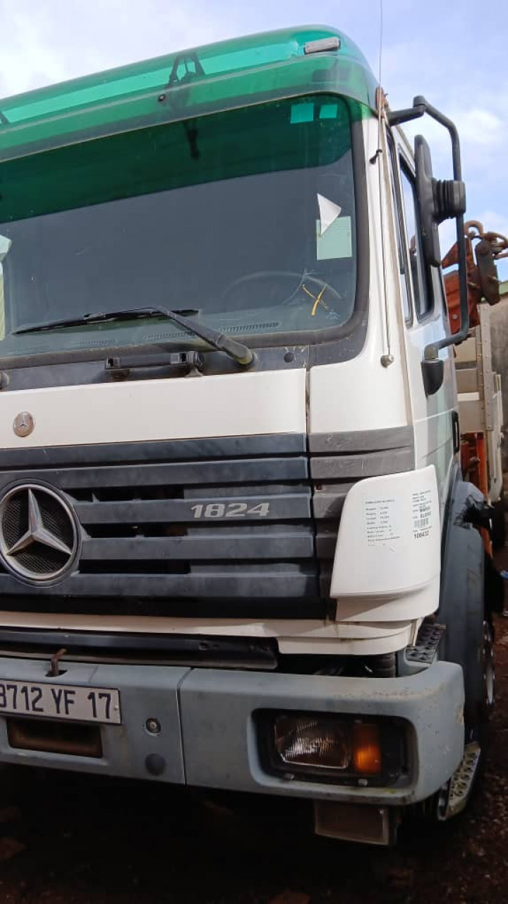 MERCEDES BENZ, Camions - Autobus, Conakry