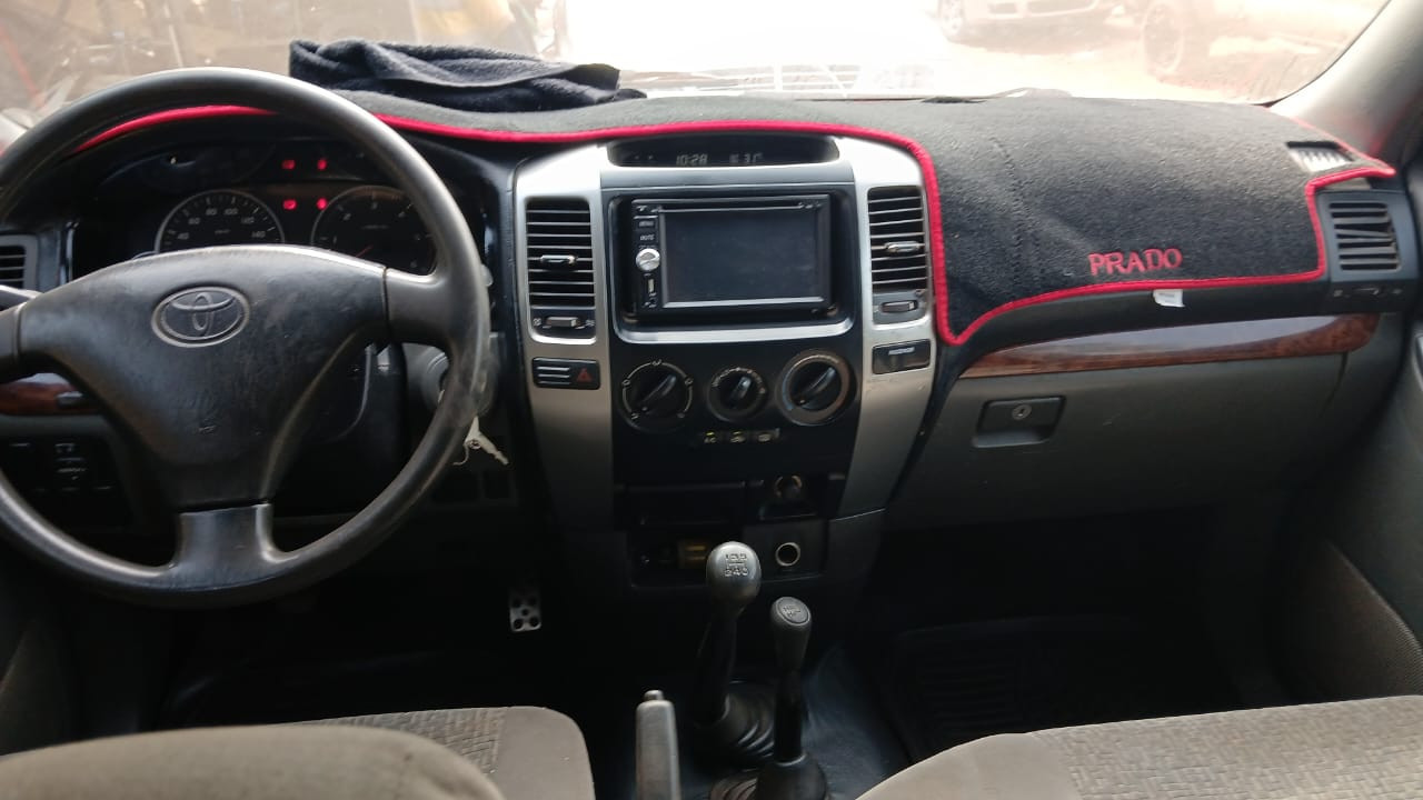 TOYOTA PRADO CNDD, Voitures, Conakry