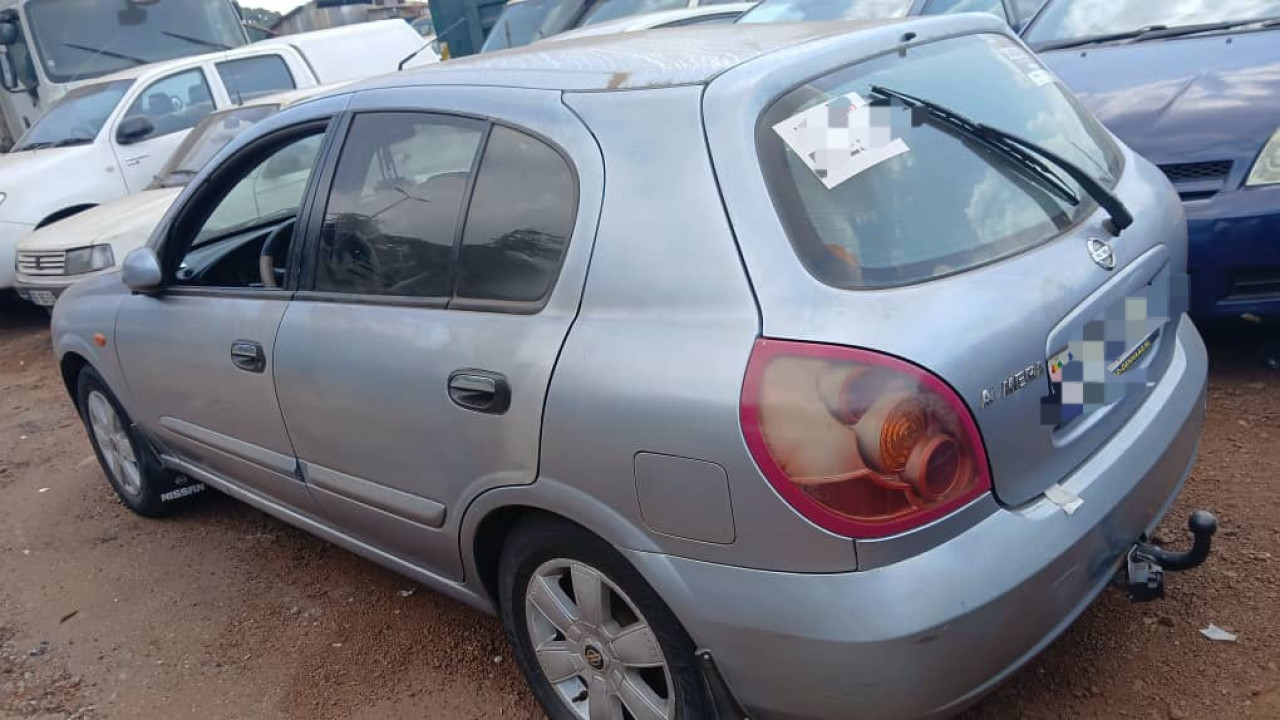 NISSAN ALMERA CLIMATISÉE, Voitures, Conakry