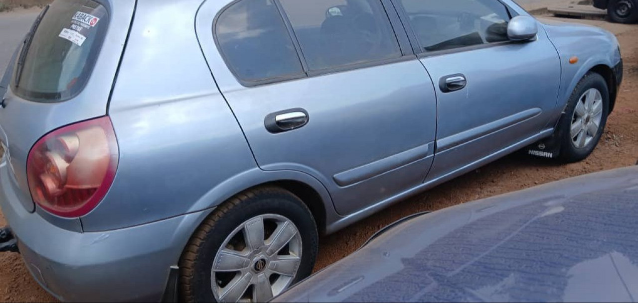 NISSAN ALMERA CLIMATISÉE, Voitures, Conakry