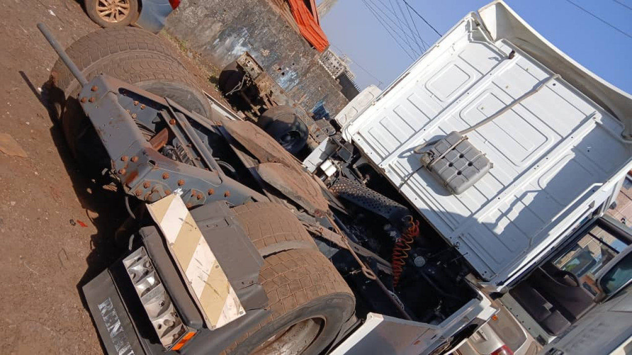 RENAULT MAGNUM 440, Camions - Autobus, Conakry