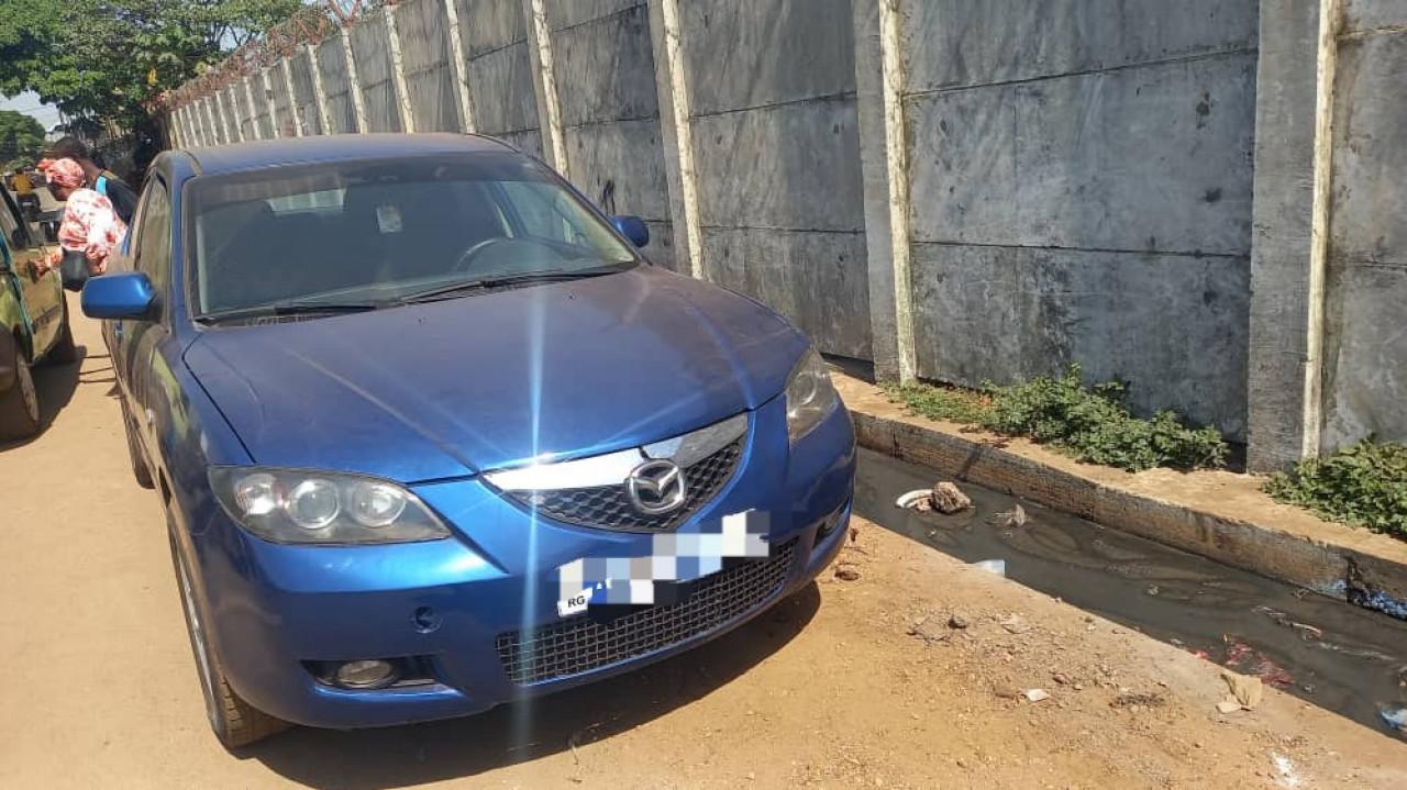 MAZDA 3 ESSENCES CLIMATISÉE, Voitures, Conakry