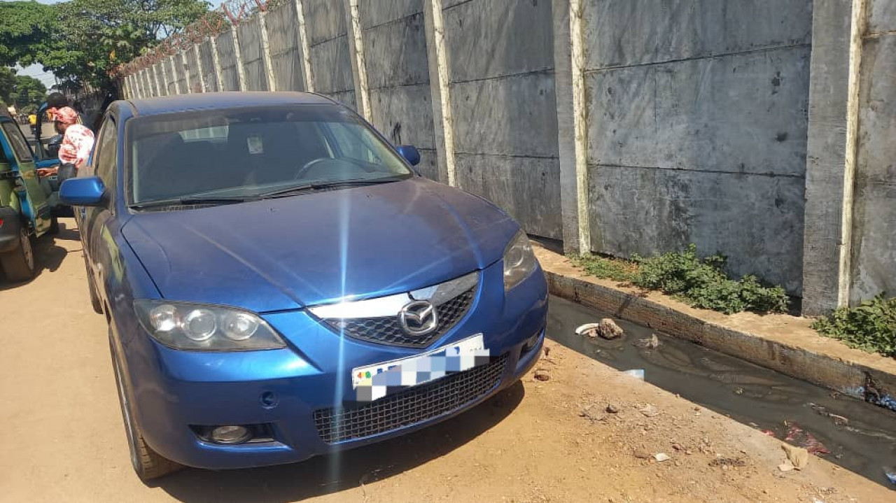 MAZDA 3 ESSENCES CLIMATISÉE, Voitures, Conakry