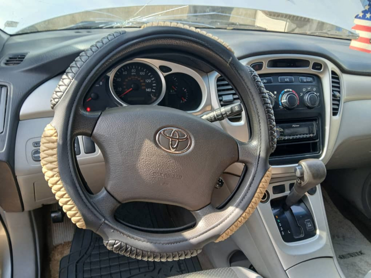 TOYOTA HIGHLANDER AUTOMATIQUE, Voitures, Conakry