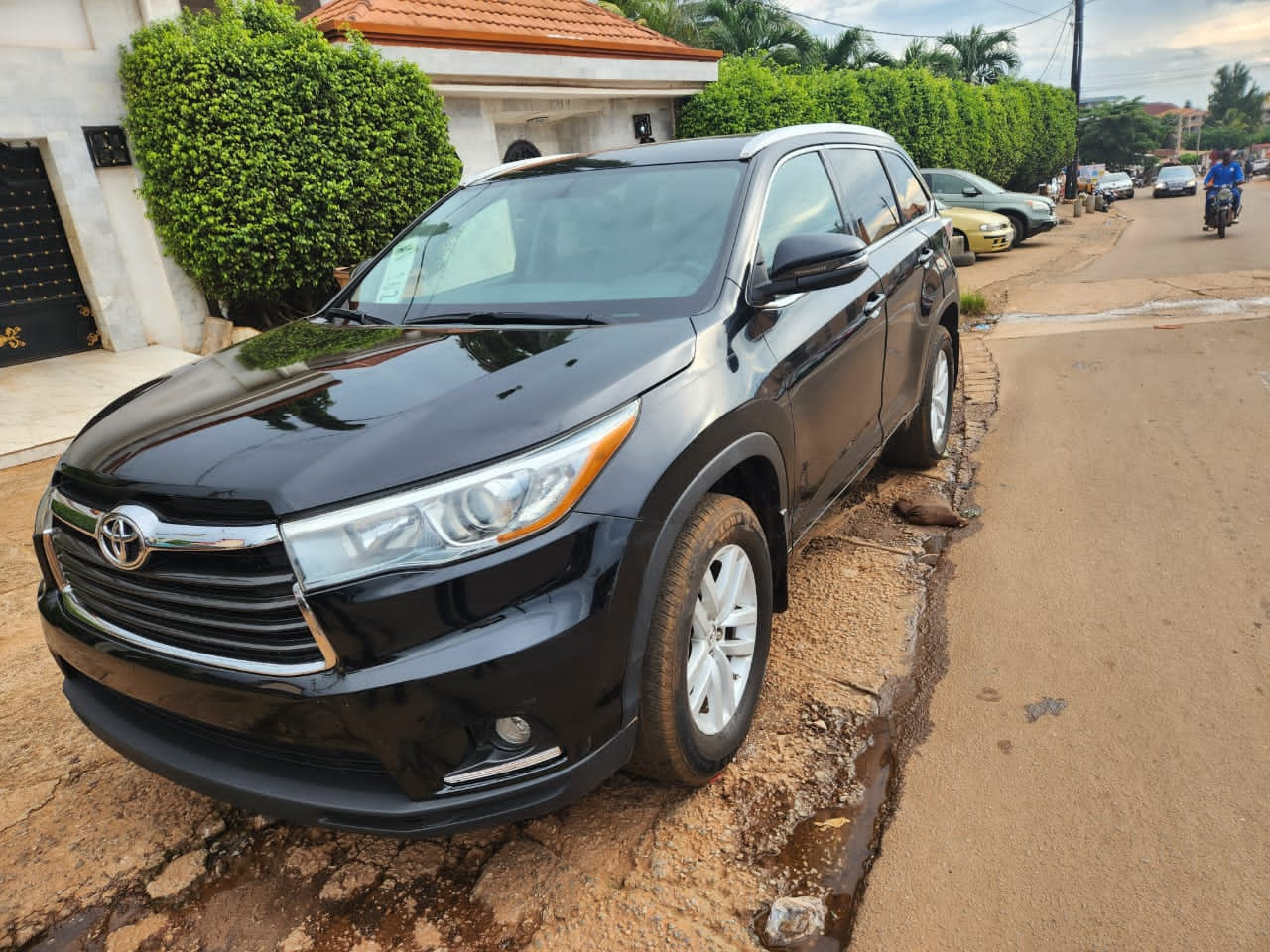 TOYOTA HIGHLANDER, Voitures, Conakry