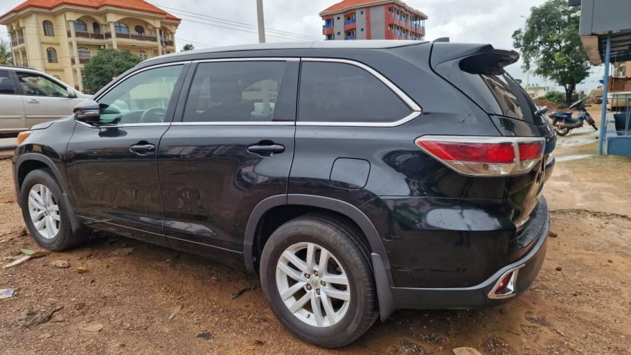 TOYOTA HIGHLANDER, Voitures, Conakry