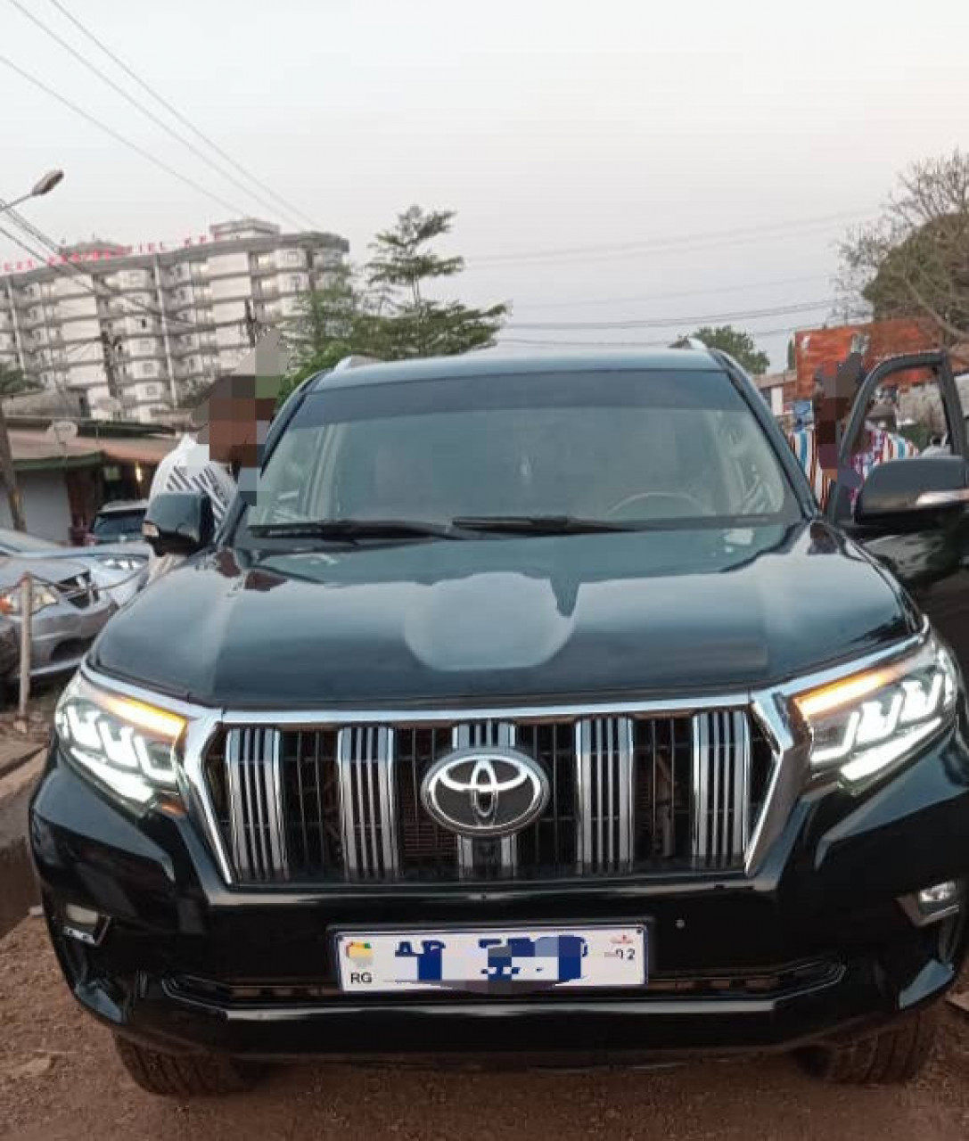 TOYOTA PRADO AUTOMATIQUE, Voitures, Conakry