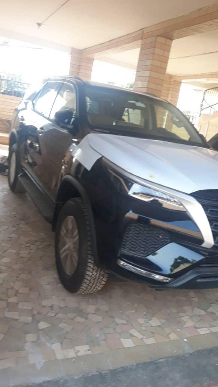 TOYOTA FORTUNER 2024 SORTIE D'USINE, Voitures, Conakry