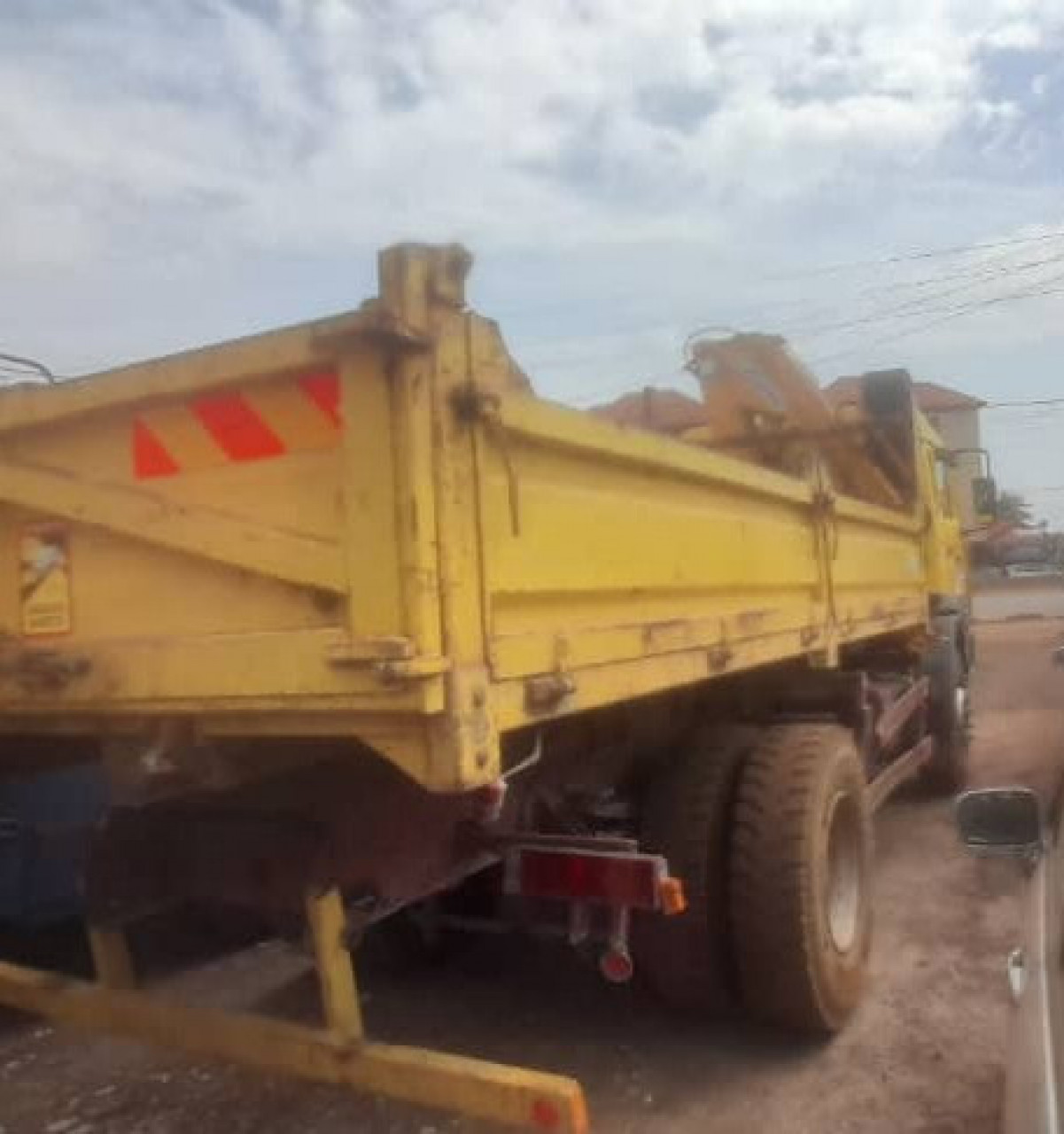 RENAULT GRUE ET BENNE, Camions - Autobus, Conakry