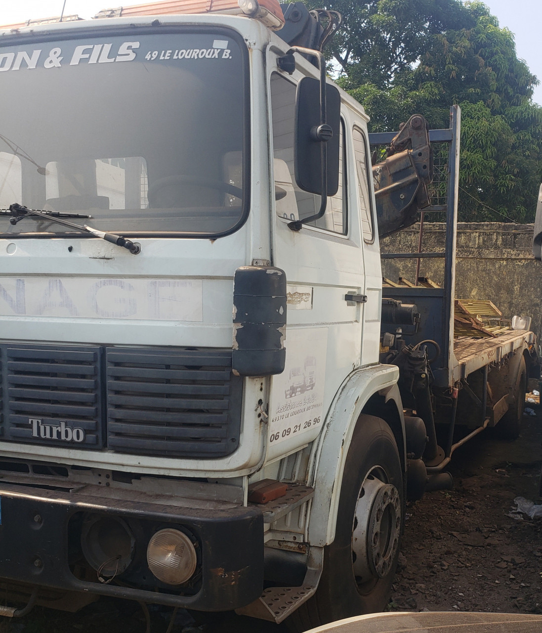 RENAULT GRUE RIDELLES, Camions - Autobus, Conakry