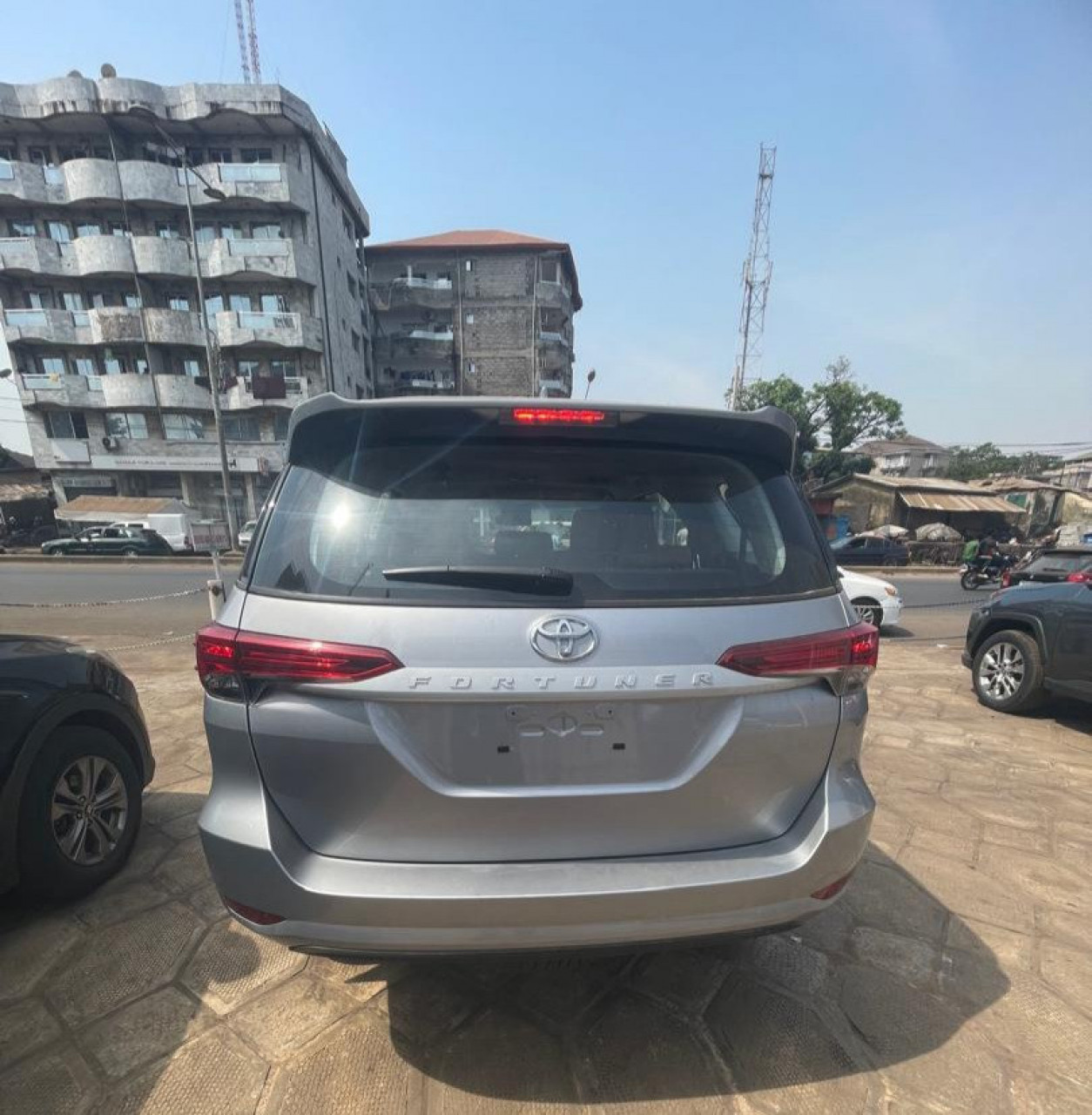 TOYOTA FORTUNER 2023 SORTIE D'USINE, Voitures, Conakry