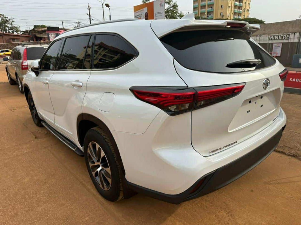 TOYOTA HIGHLANDER, Voitures, Conakry