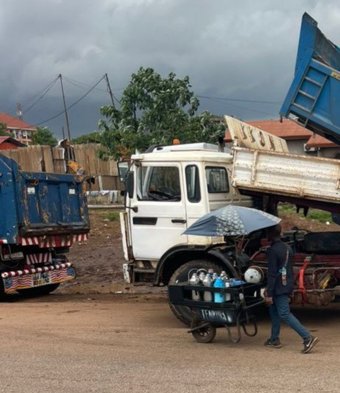 CAMION RENAULT MANAGER G300, Camions - Autobus, Conakry