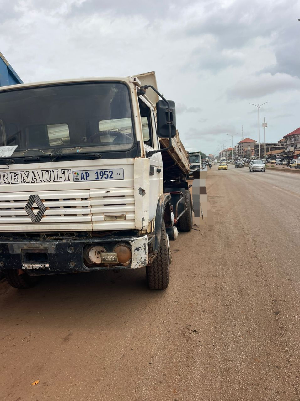 CAMION RENAULT MANAGER G300, Camions - Autobus, Conakry