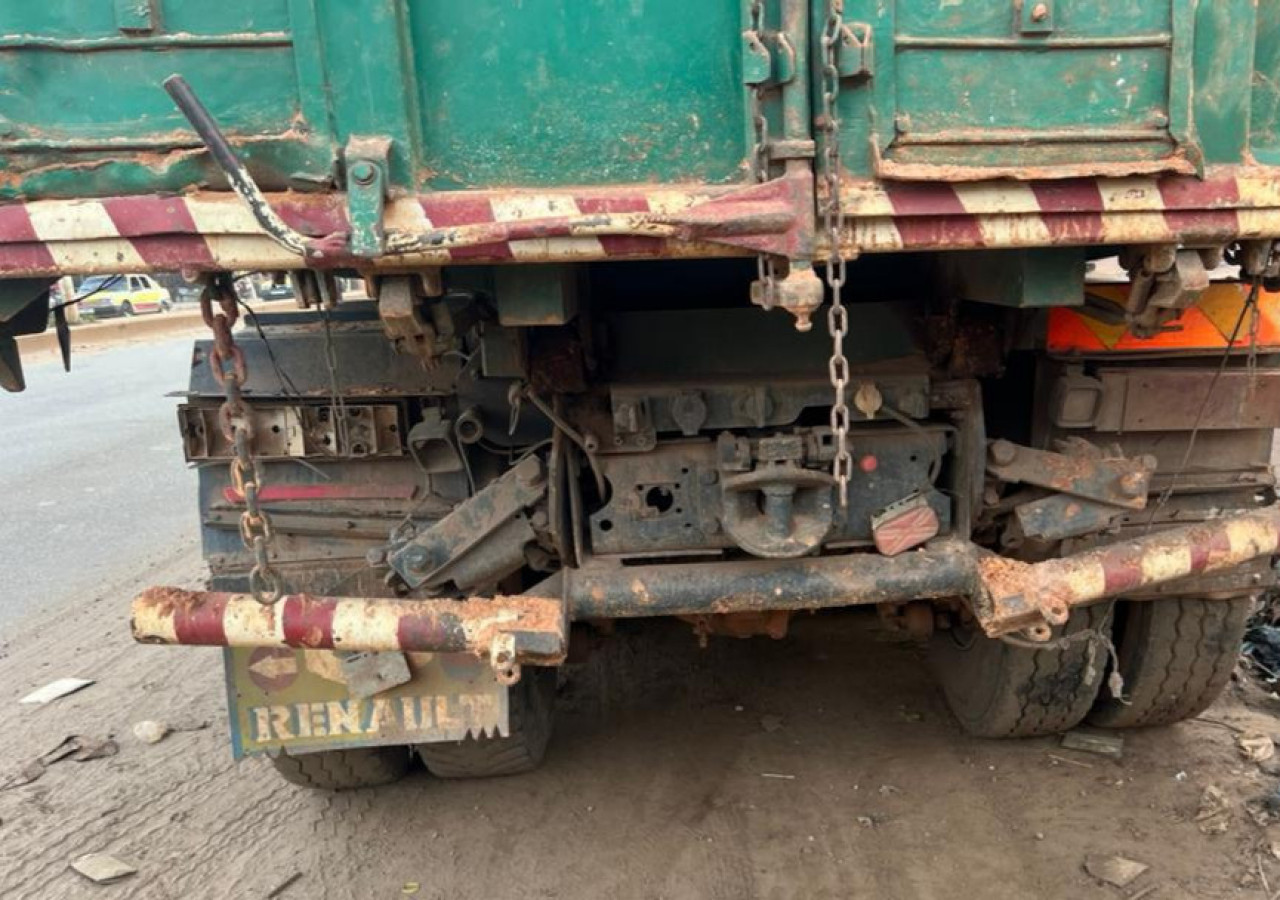 RENAULT KERAX BENNE 10 ROUES, Camions - Autobus, Conakry