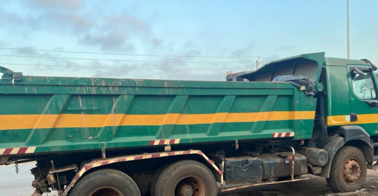 RENAULT KERAX BENNE 10 ROUES, Camions - Autobus, Conakry