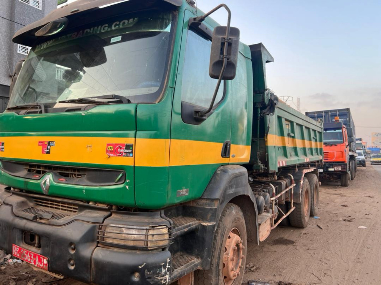 RENAULT KERAX BENNE 10 ROUES, Camions - Autobus, Conakry