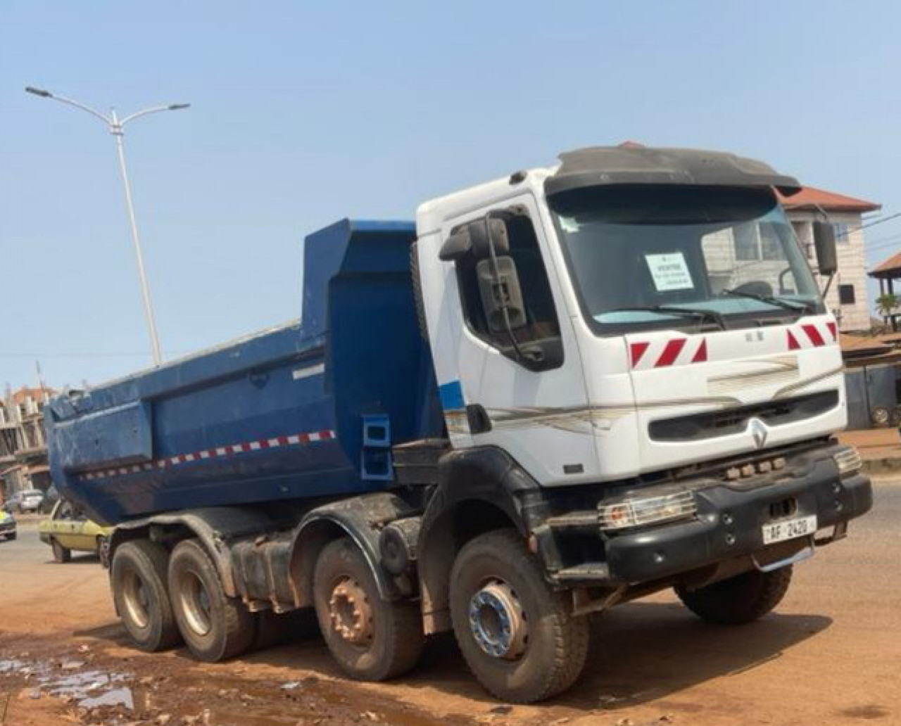 RENAULT KERAX BENNE 12 ROUES, Camions - Autobus, Conakry