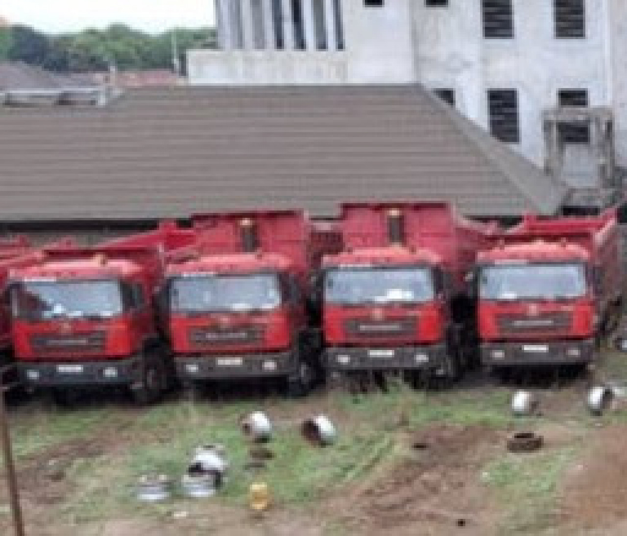 SHACMAN SORTIE D'USINE, Camions - Autobus, Conakry