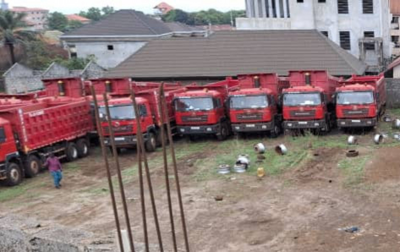 SHACMAN SORTIE D'USINE, Camions - Autobus, Conakry