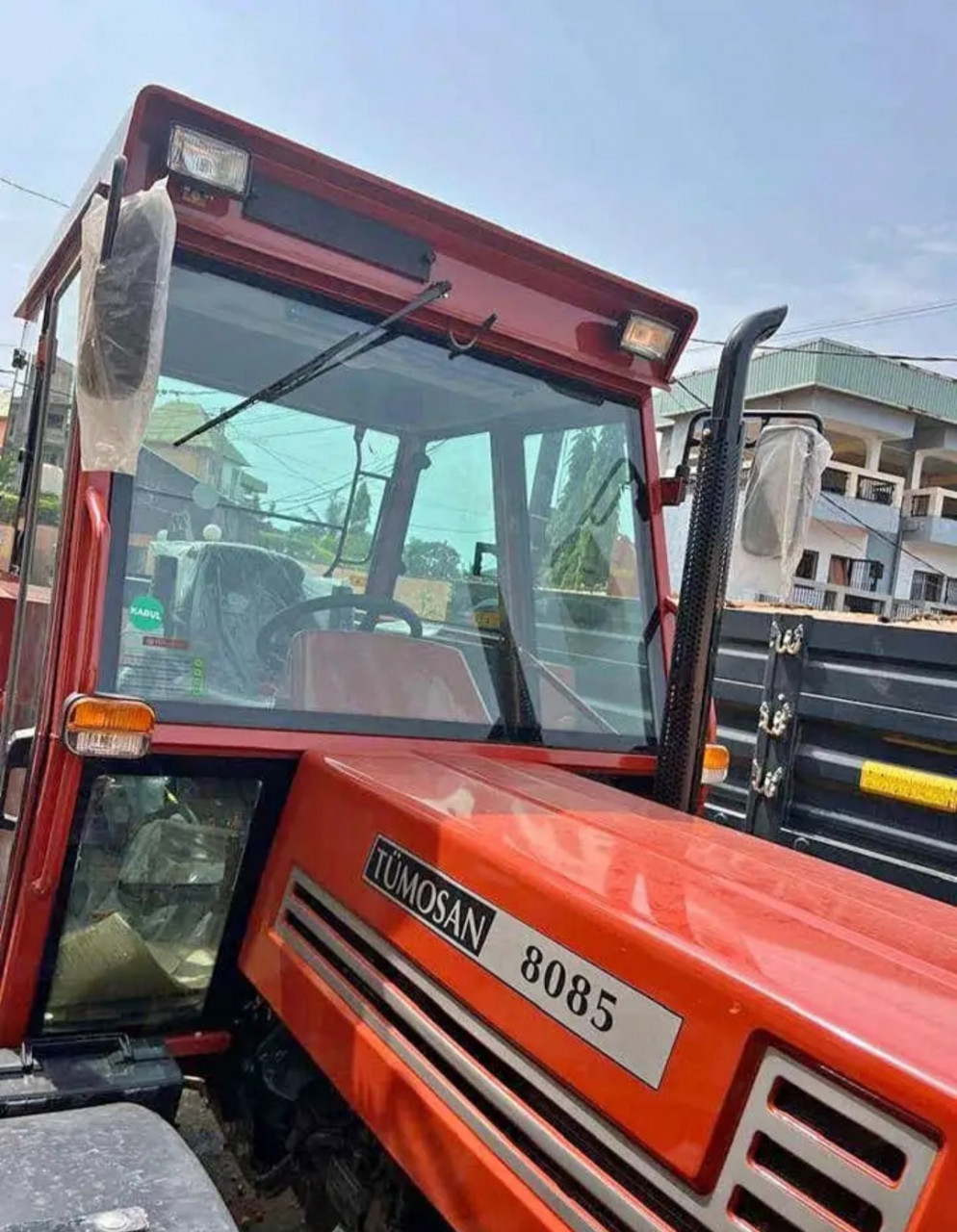 TRACTEUR AGRICOLE, Camions - Autobus, Conakry