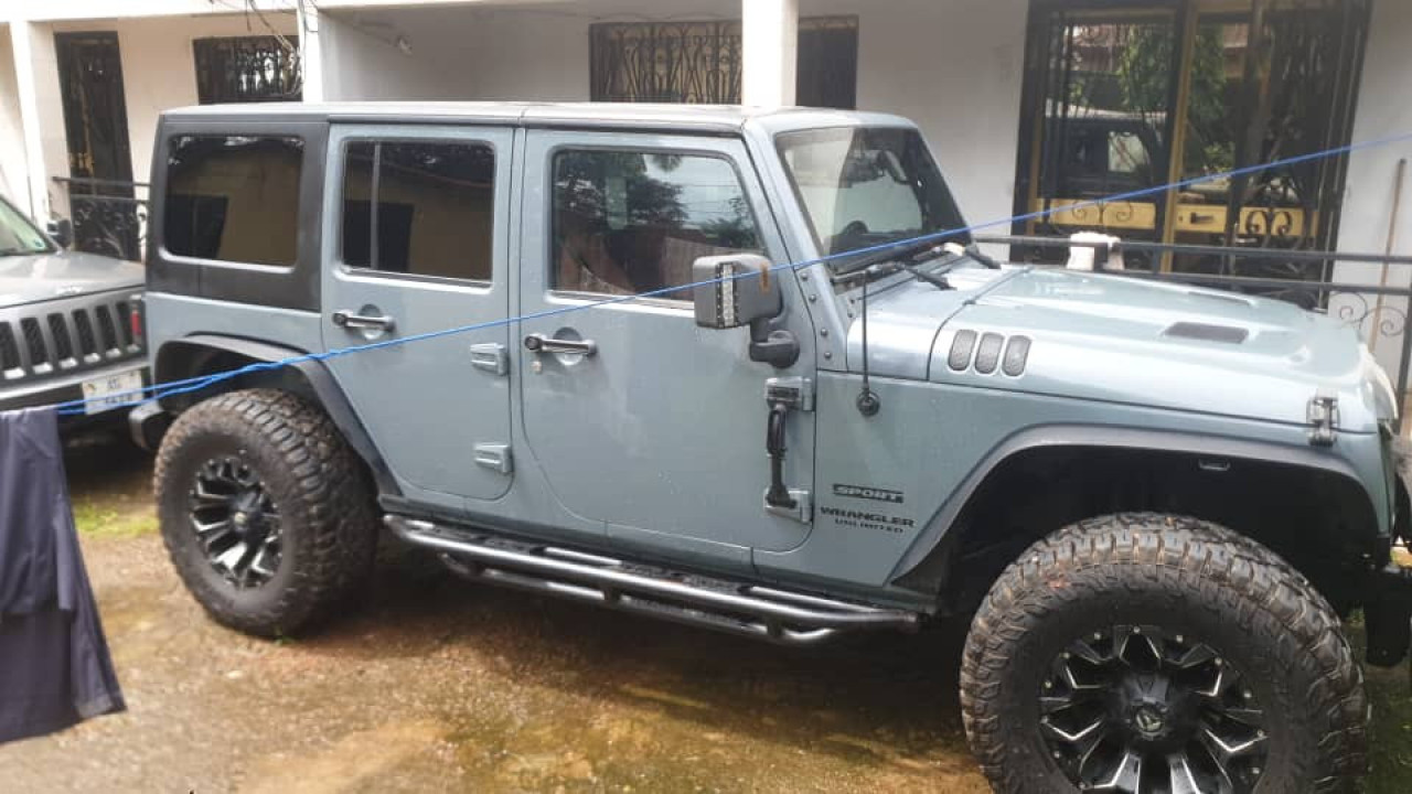 JEEP WRANGLER, Voitures, Conakry