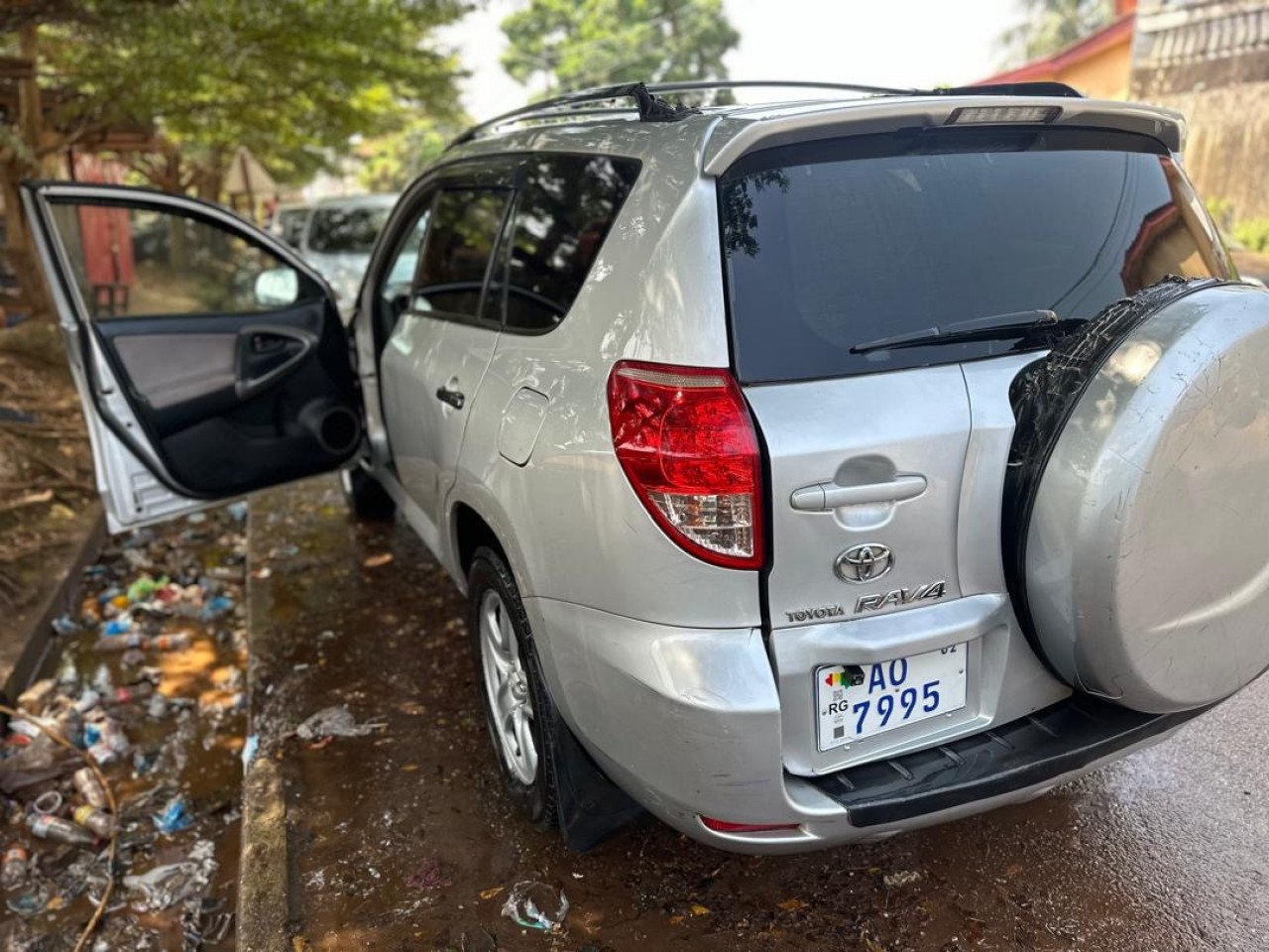 TOYOTA Rav4, Voitures, Conakry