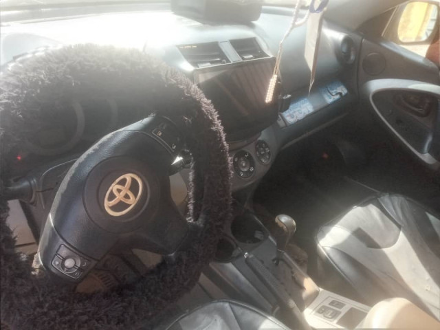 TOYOTA RAV4, Voitures, Conakry