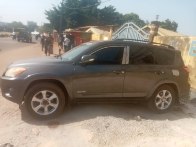 TOYOTA RAV4, Voitures, Conakry