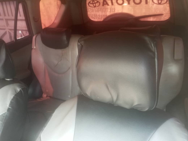 TOYOTA RAV4, Voitures, Conakry