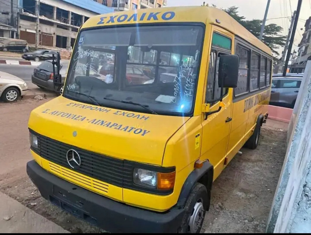 BUS MERCEDES, Camions - Autobus, Conakry