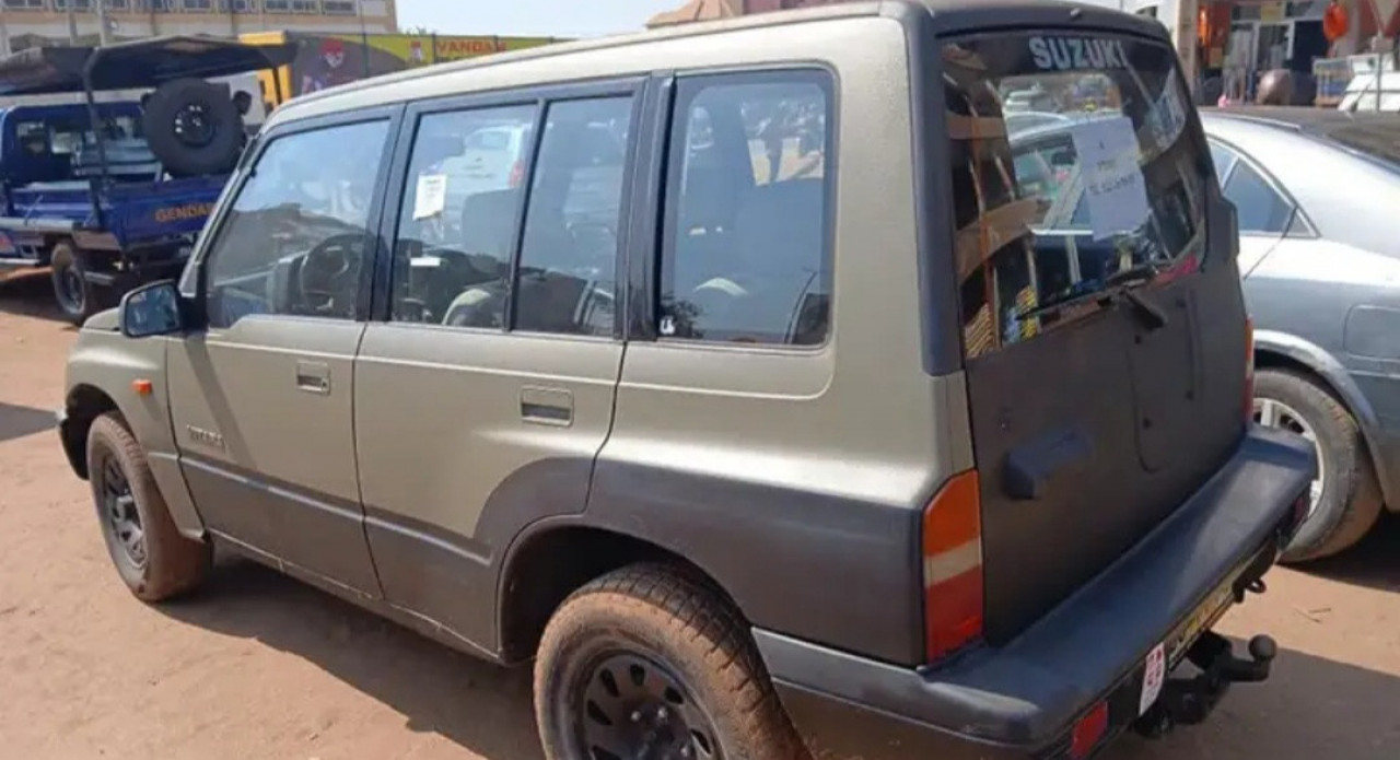 SUZUKI VITARA, Voitures, Conakry