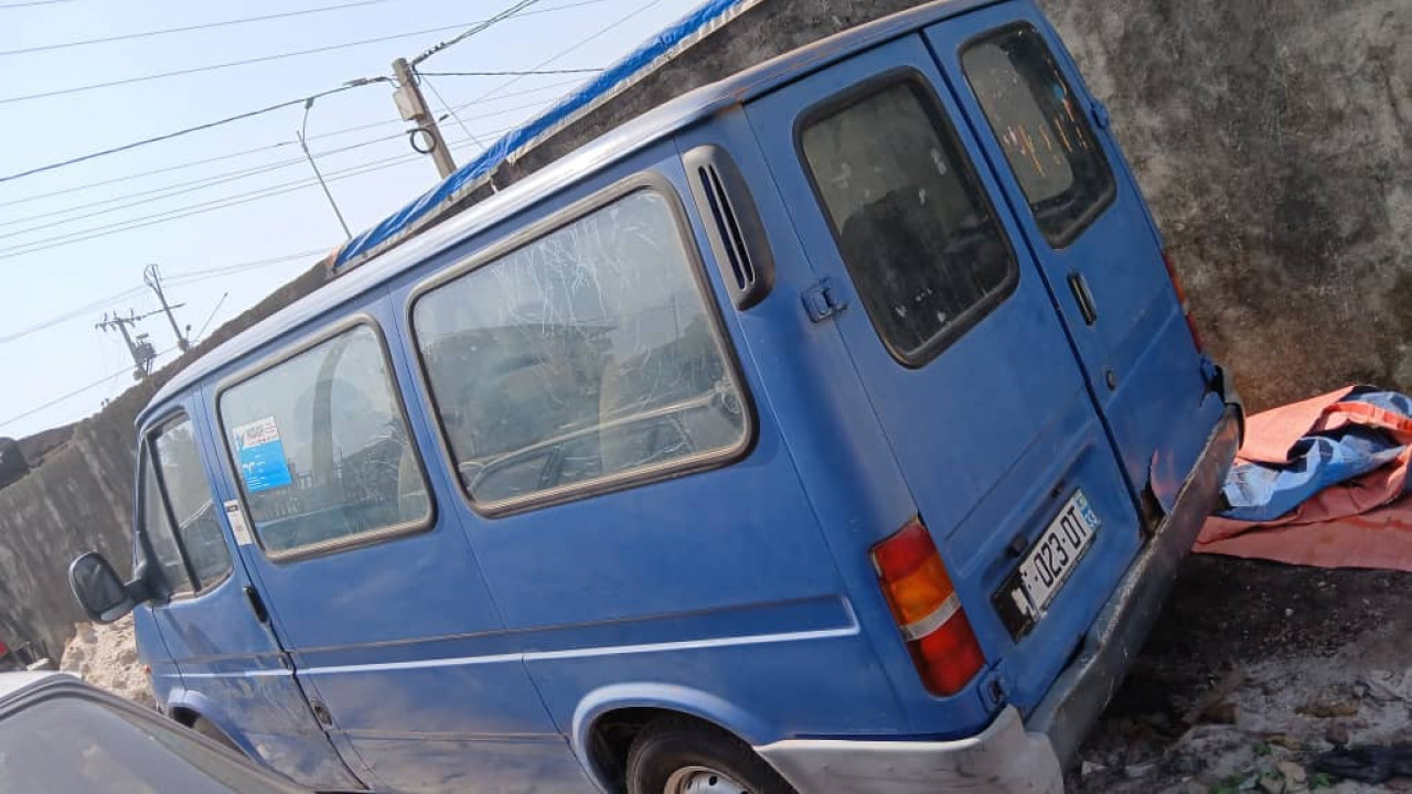 FORD TRANSIT, Voitures, Conakry