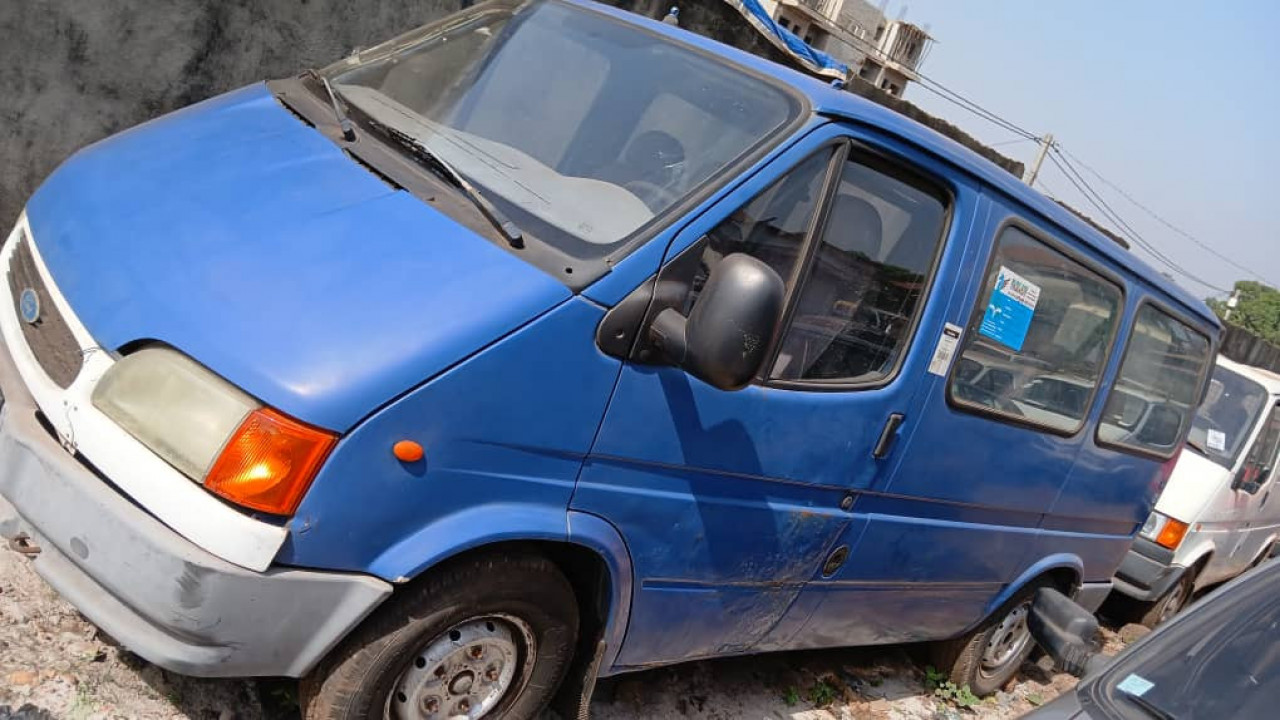 FORD TRANSIT, Voitures, Conakry