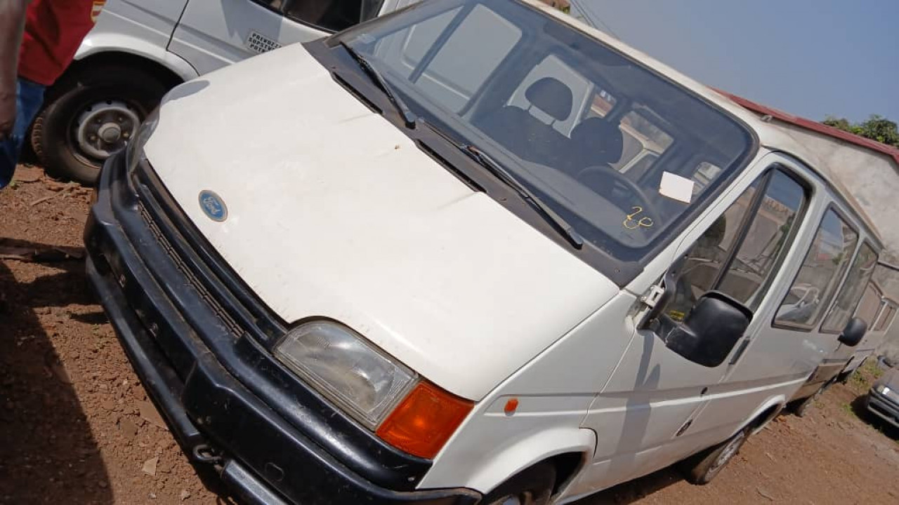 FORD TRANSIT, Voitures, Conakry