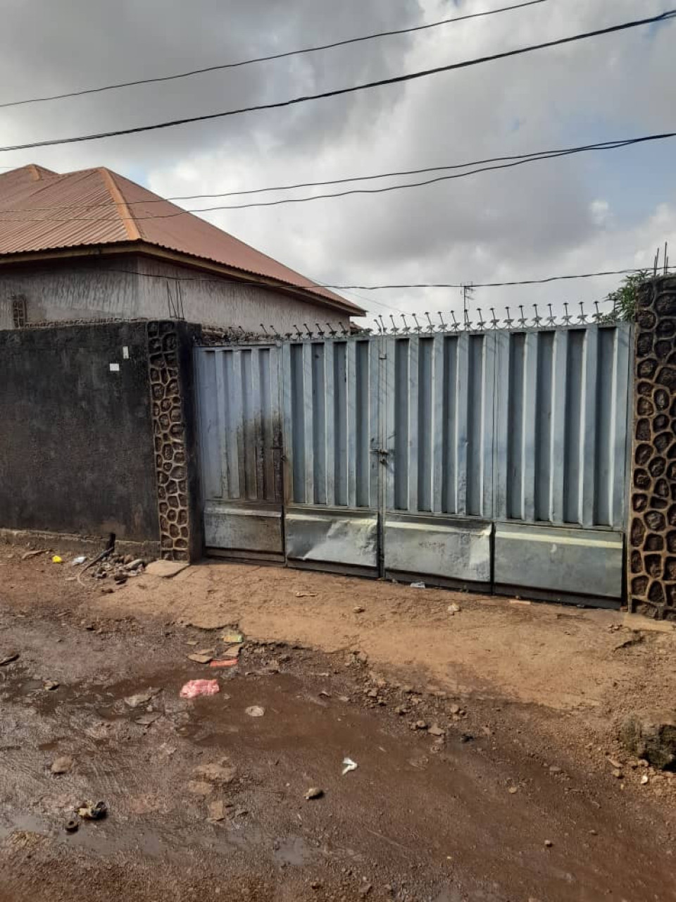 Maison à vendre à anta, Maisons, Conakry