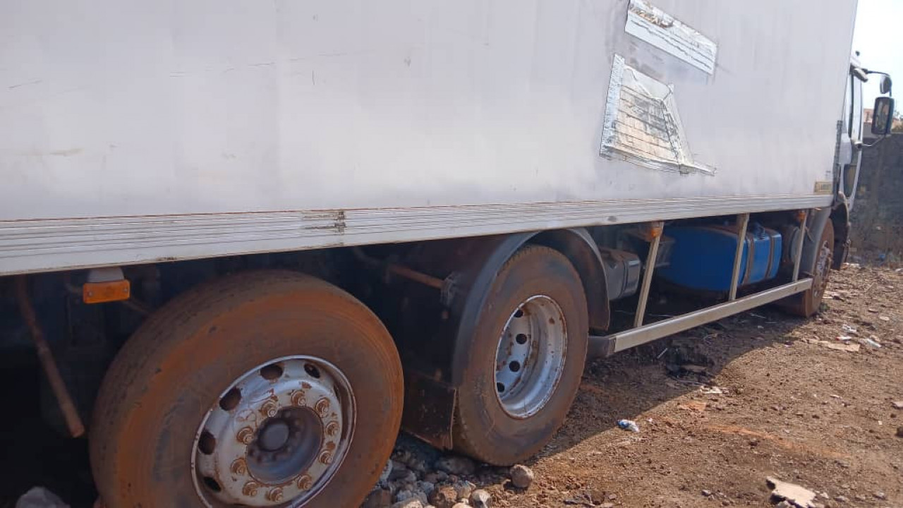 CAMIONS FRIGORIFIQUE RENAULT, Camions - Autobus, Conakry