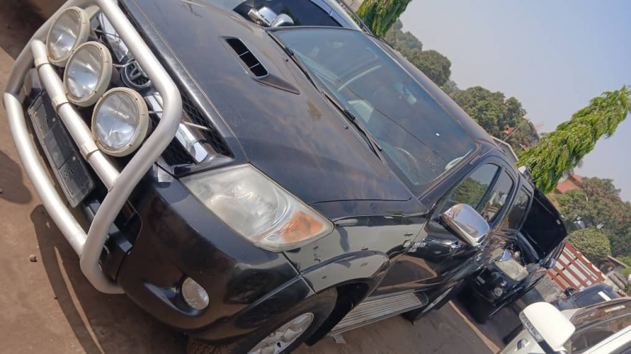 TOYOTA HILUX, Voitures, Conakry