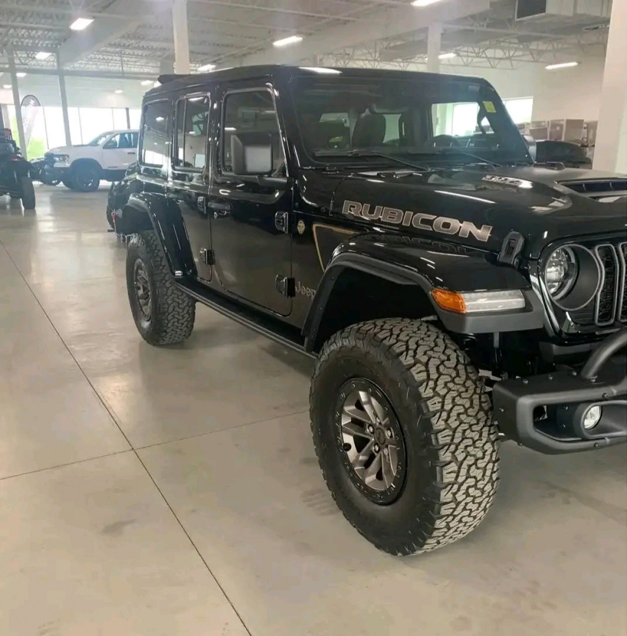 Jeep Wrangler, Voitures, Conakry