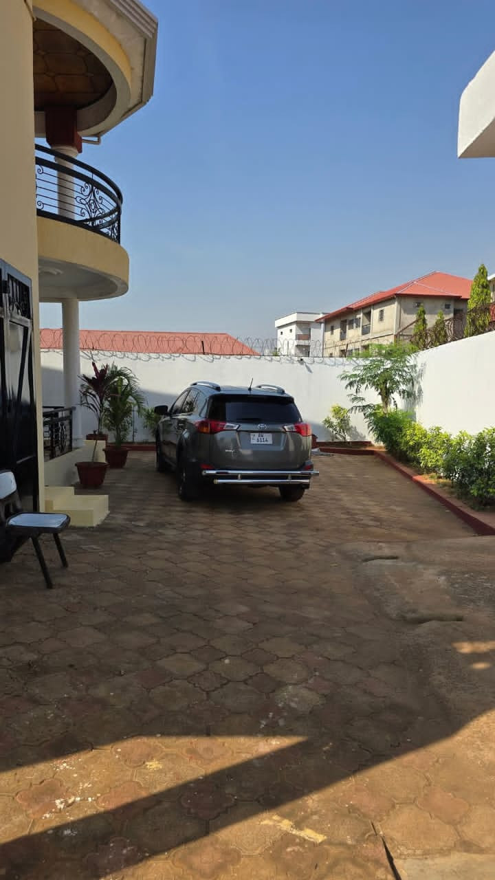 DUPLEX À VENDRE À LAMBANGNY, Autres Immobiliers, Conakry