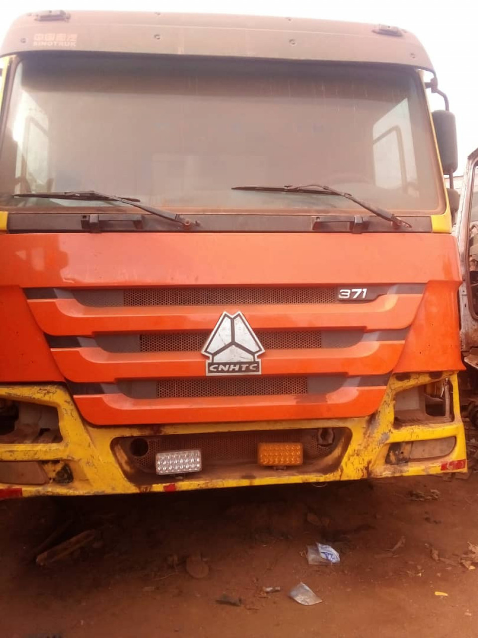 CAMION HOWO 12 ROUES, Camions - Autobus, Conakry