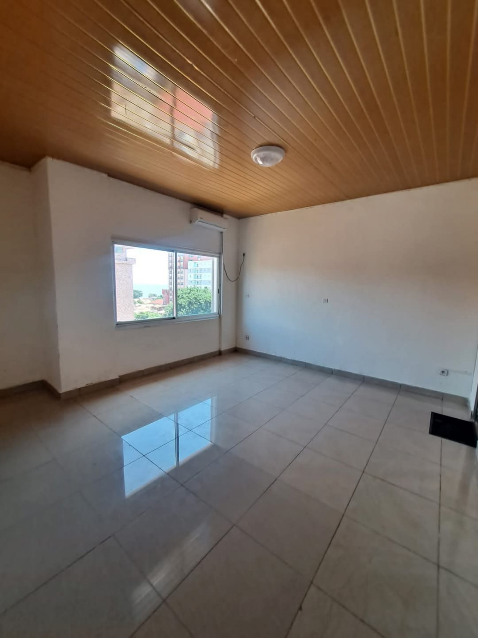 APPARTEMENT À LOUER À KALOUM, Appartements, Conakry