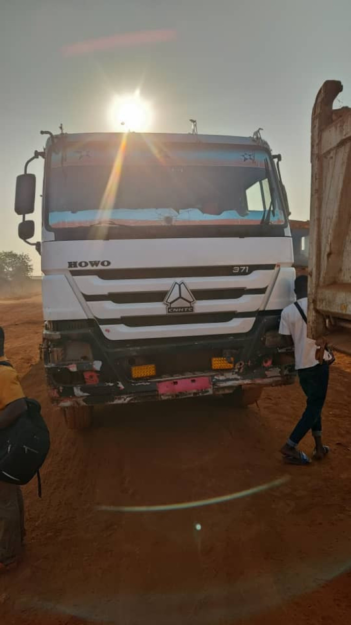 CAMION HOWO CRASSOR, Camions - Autobus, Conakry