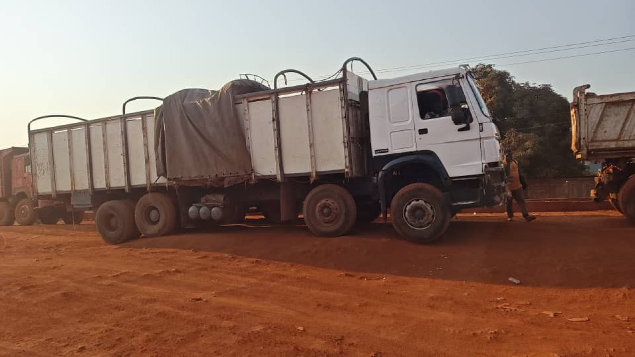 CAMION HOWO CRASSOR, Camions - Autobus, Conakry