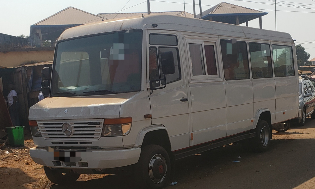 BUS MERCEDES BENZ VARIO, Camions - Autobus, Conakry