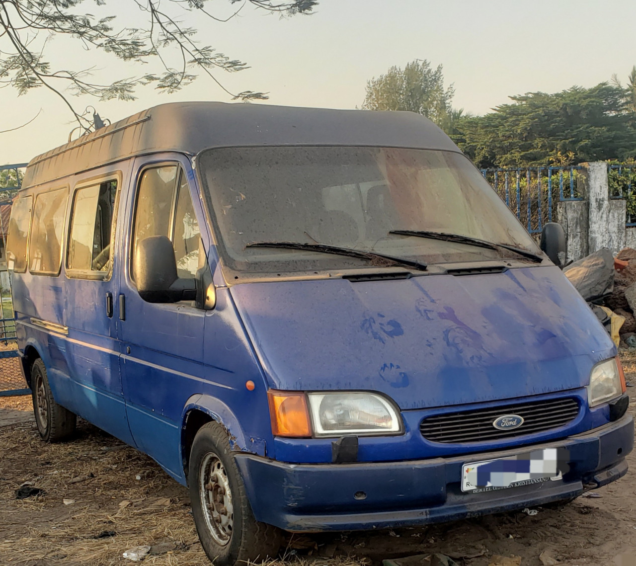 FORD TRANSIT, Voitures, Conakry