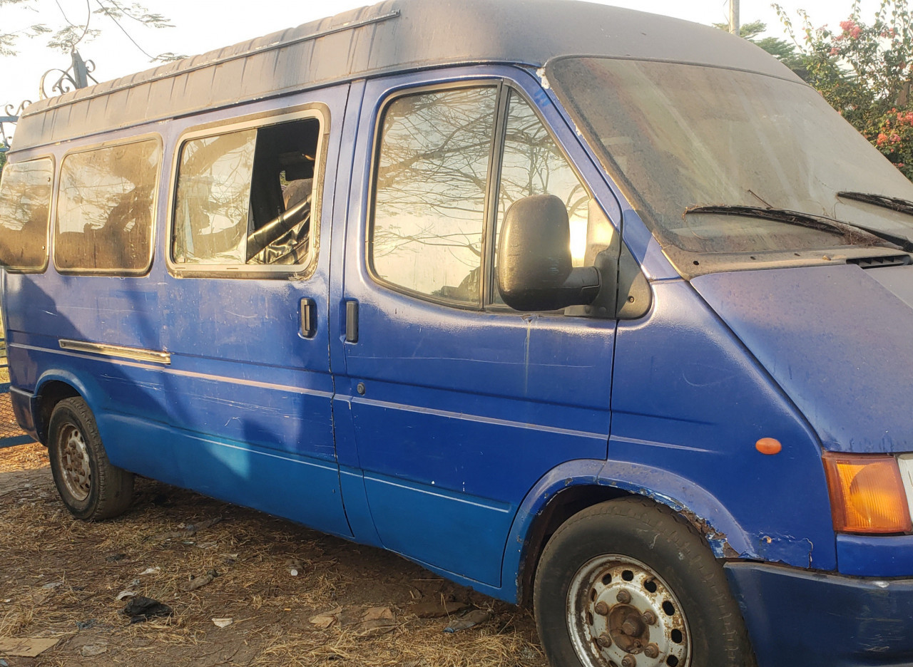 FORD TRANSIT, Voitures, Conakry