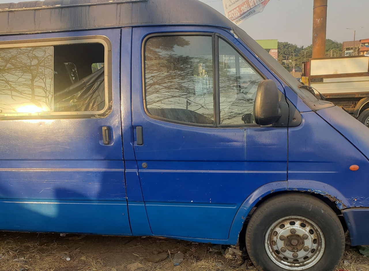 FORD TRANSIT, Voitures, Conakry